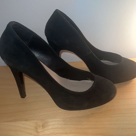 Pumps - Picture 2 of 4